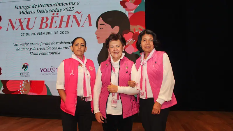 Reconocen a mujeres 